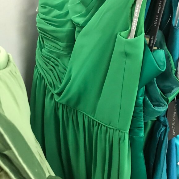 Knee-Length Chiffon Bridesmaids Dress, Shamrock Kelly Green 1 Shoulder Ruched - Picture 2 of 4